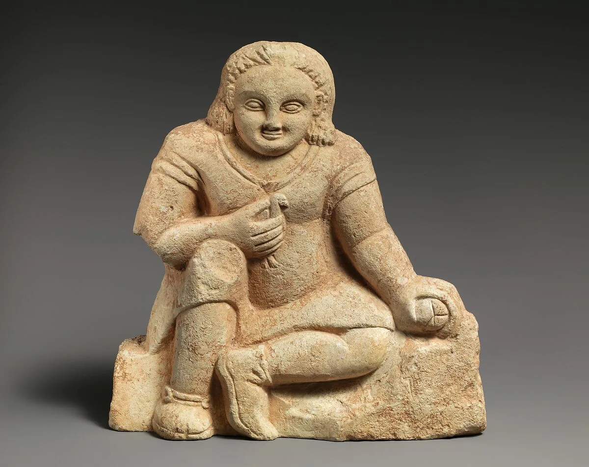Limestone statuette of a temple girl — Unknown
