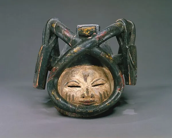 Helmet Mask (Gelede) — Unknown