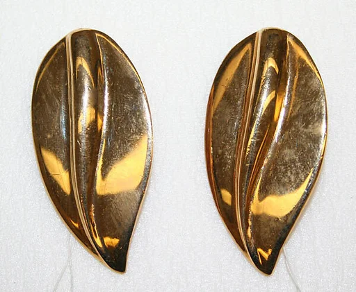 Clip earrings