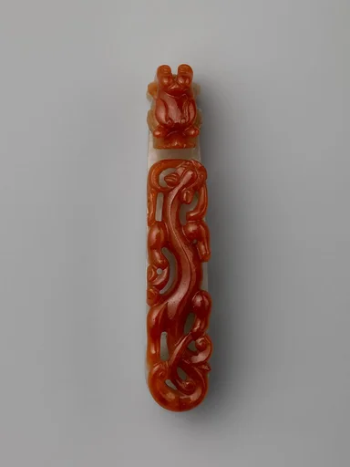 清中期  翡翠螭龍紋帶鉤|Belt hook with dragons