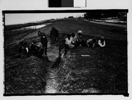 [Children on Levee, From Automobile, New Orleans Vicinity, Louisiana]