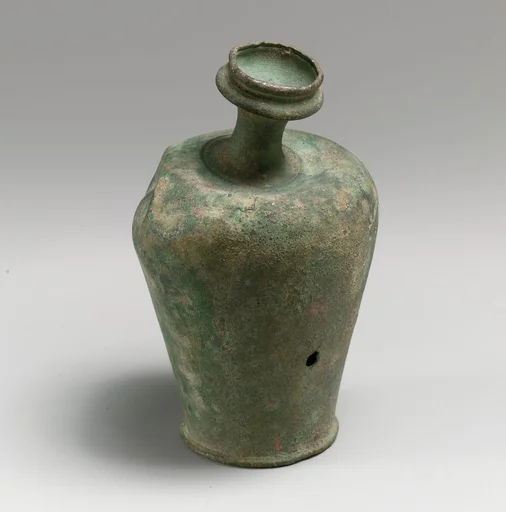 Bronze aryballos
