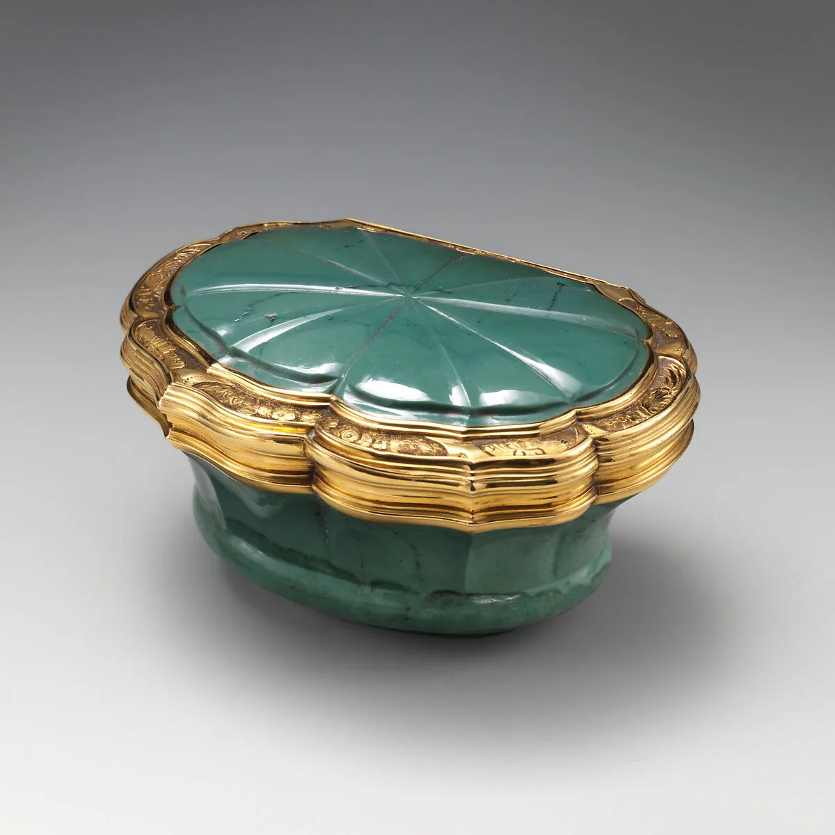 Shell-shaped box — Unknown