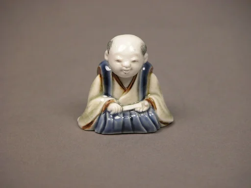 染付色絵囃子唐子形置物|Chinese child with musical instrument