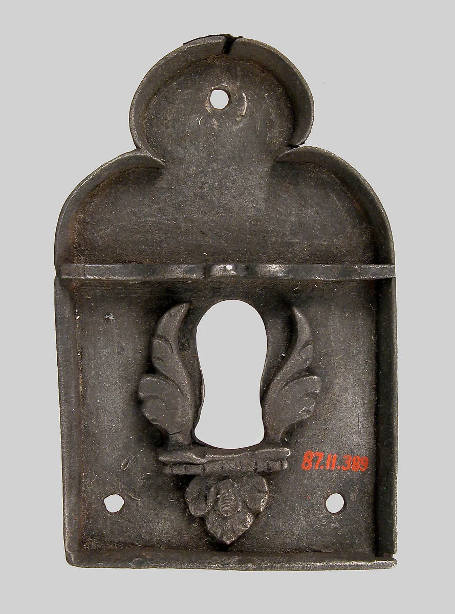Escutcheon Plate — Unknown