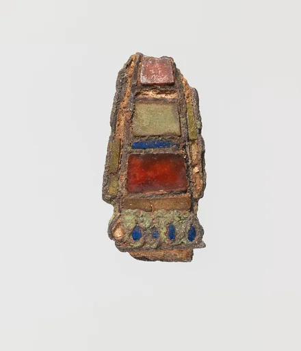 Collar with drop beads that is an element in a pectoral