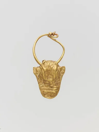 Gold pendant in the form of a bull's head