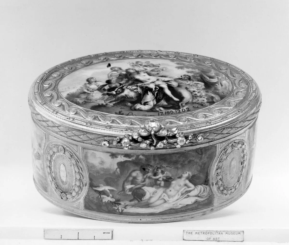 Snuffbox with mythological scenes — Unknown