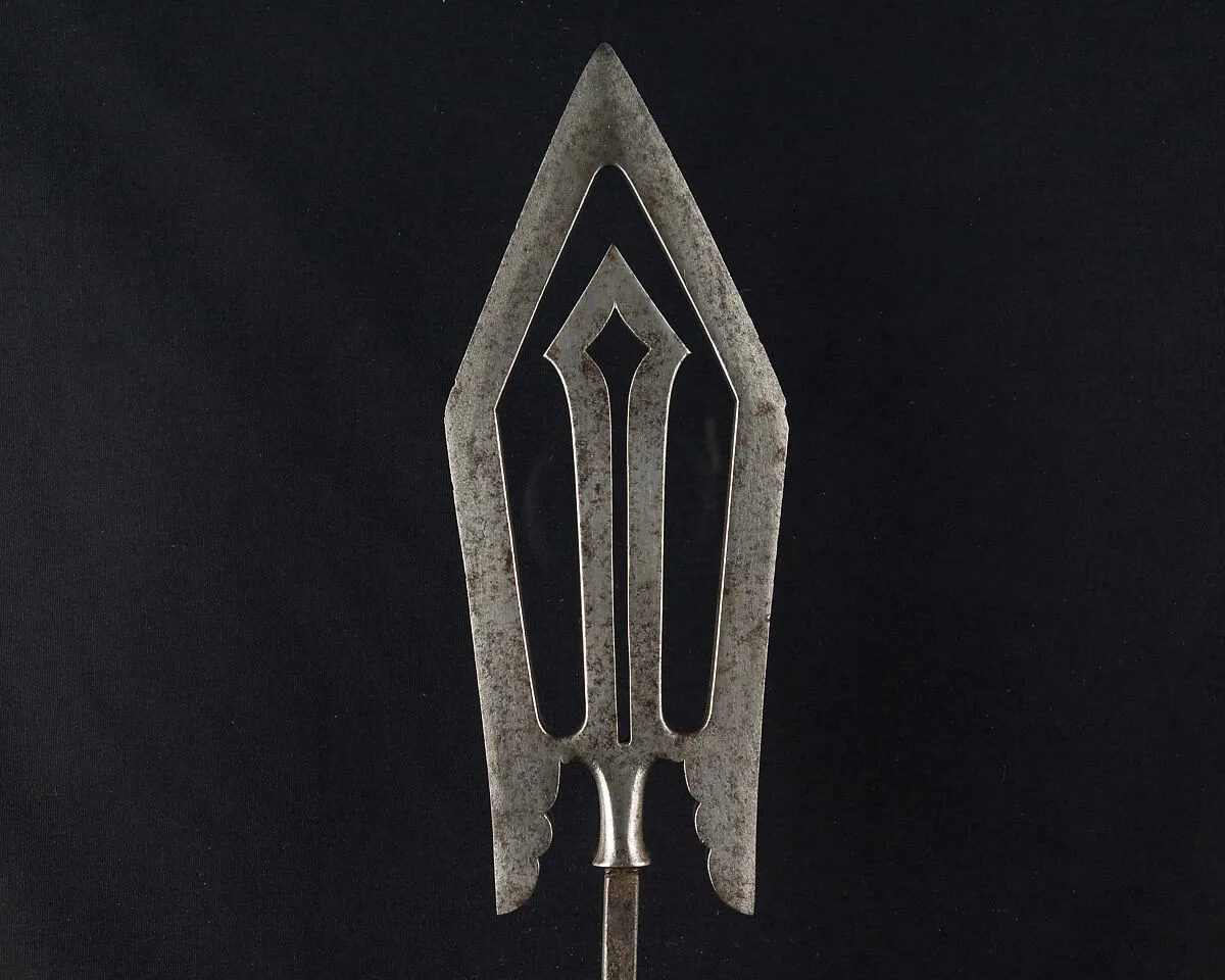 Arrowhead (<i>Yanone</i>) — Unknown