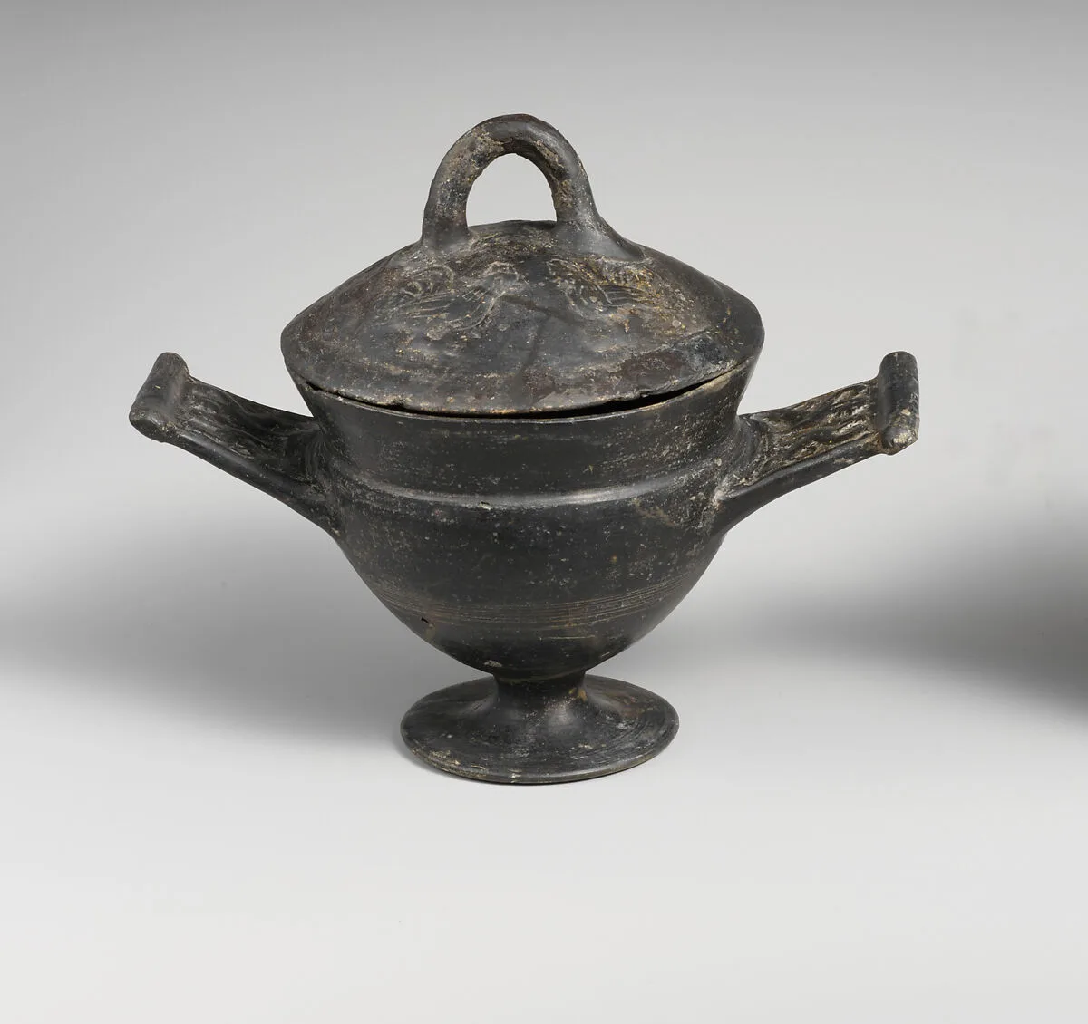 Terracotta cup with lid — Unknown