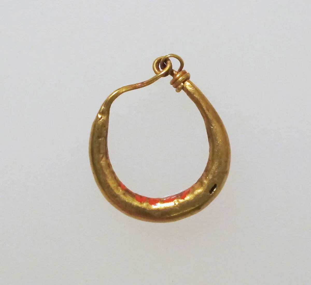 Earring-loop type, plain — Unknown
