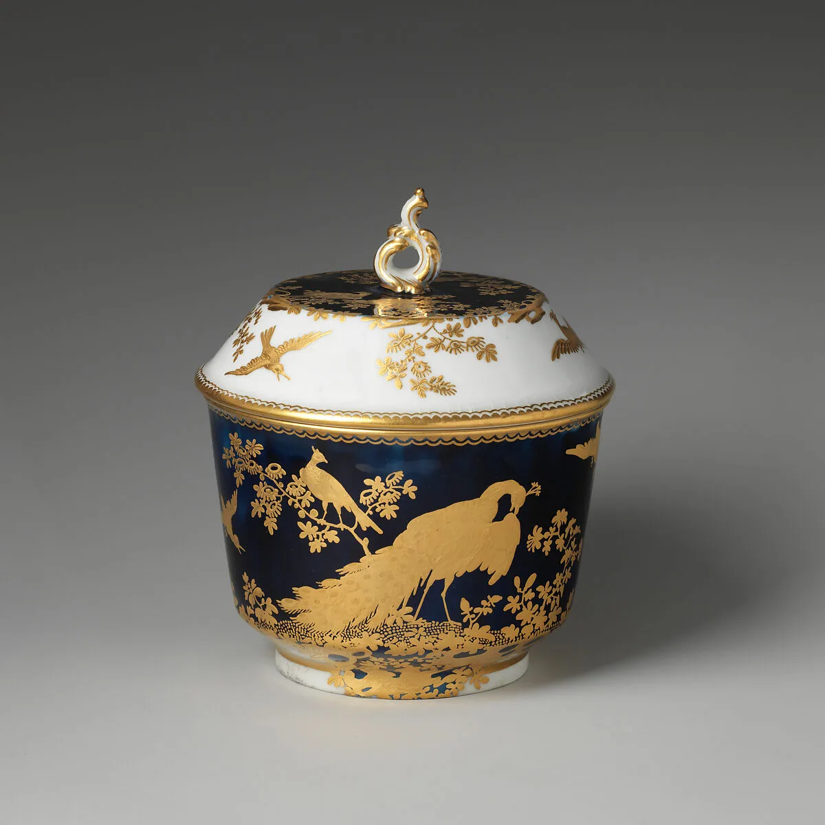Sugar bowl (part of a service) — Chelsea Porcelain Manufactory