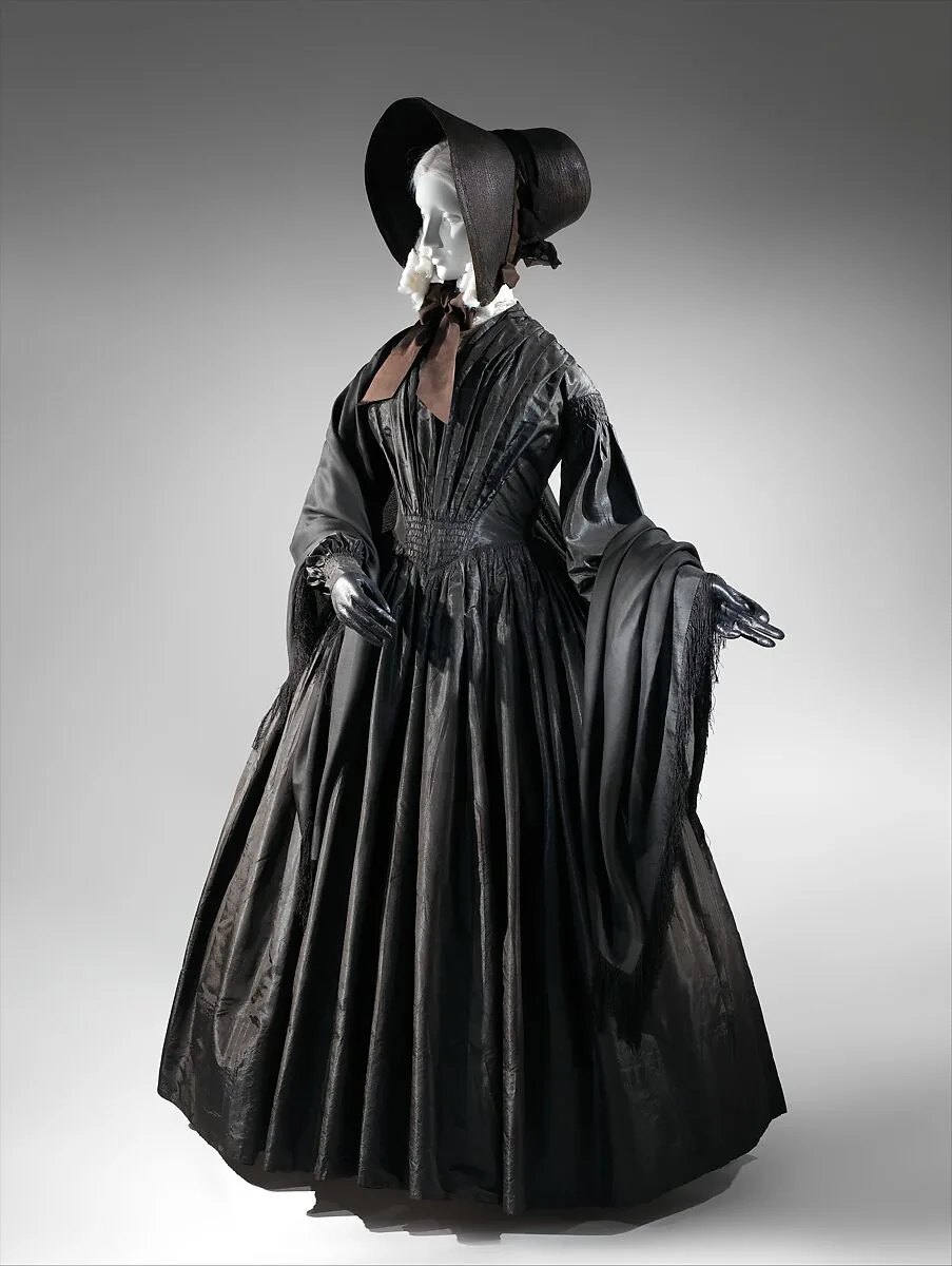 Mourning dress — Unknown
