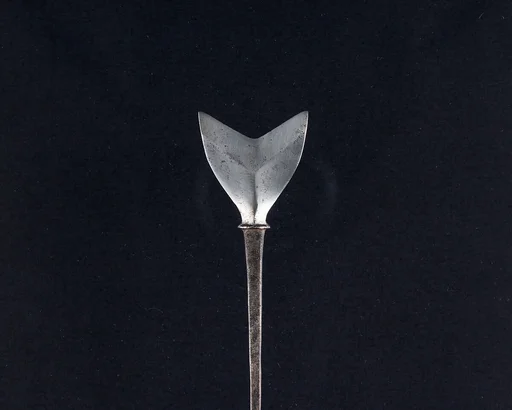 Arrowhead (<i>Yanone</i>)