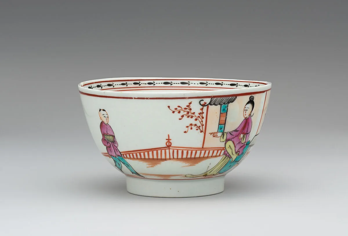 Sugar bowl (?) (part of a service) — Lowestoft