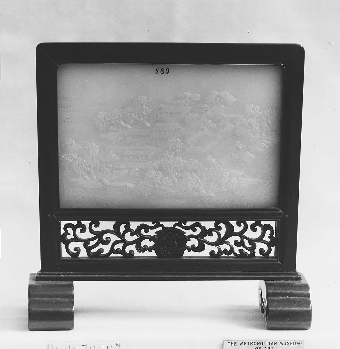 玉插屏|Table Screen with Scene of Imperial Traveling Palace — Unknown