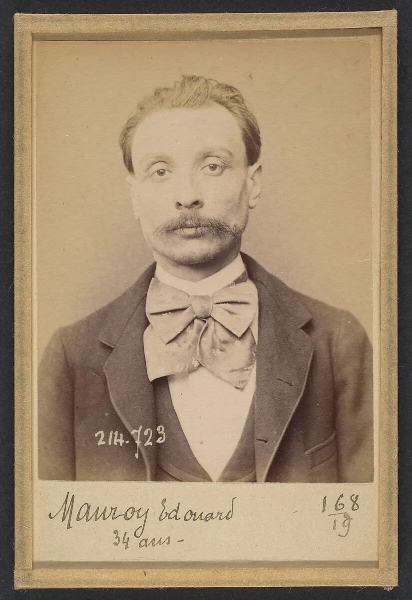 Mauroy. Alfred, Édouard. 34 ans, né à Paris VIIe. Dessinateur. Anarchiste. 26/2/94. — Alphonse Bertillon