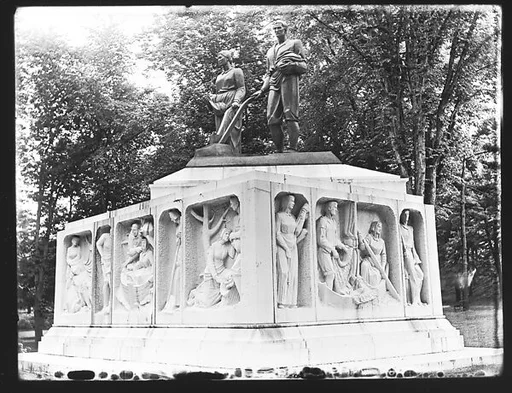 [Public Monument: "The Early Settlers of New England" (Maurice Sterne, ca. 1930) in Elm Park, Worcester, Massachusetts]