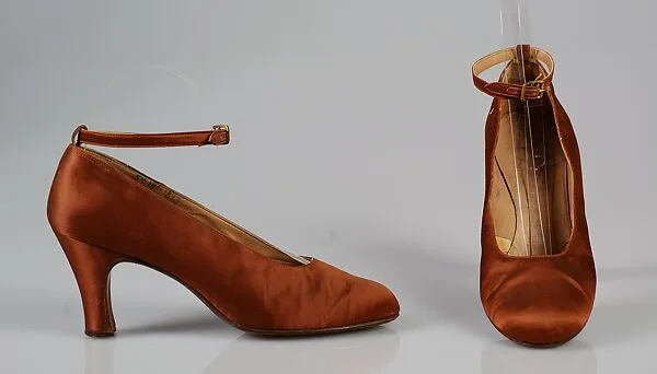 Evening shoes — Unknown