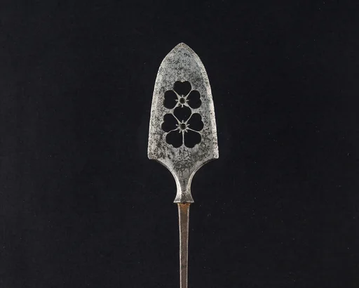Arrowhead (<i>Yanone</i>)