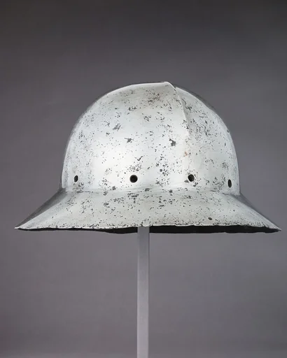 Siege Helmet in the form of a War Hat