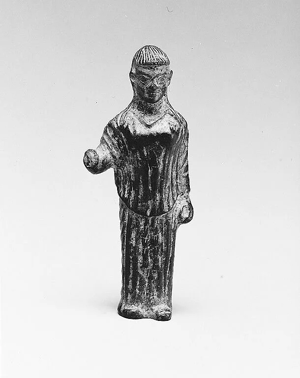 Bronze statuette of a woman — Unknown