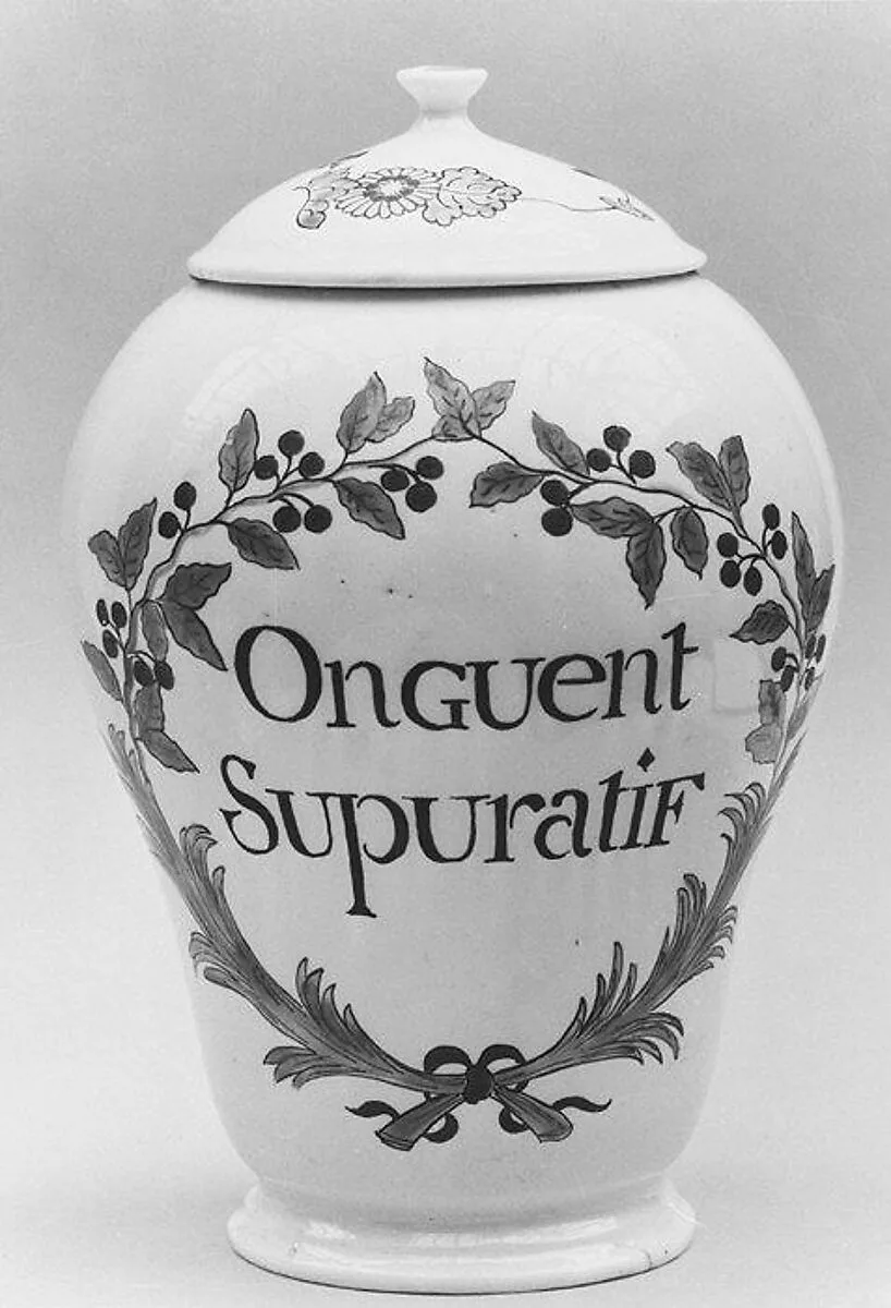 Pharmacy jar with cover — Chantilly