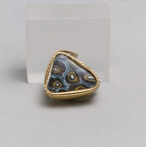 Glass mosaic fragment