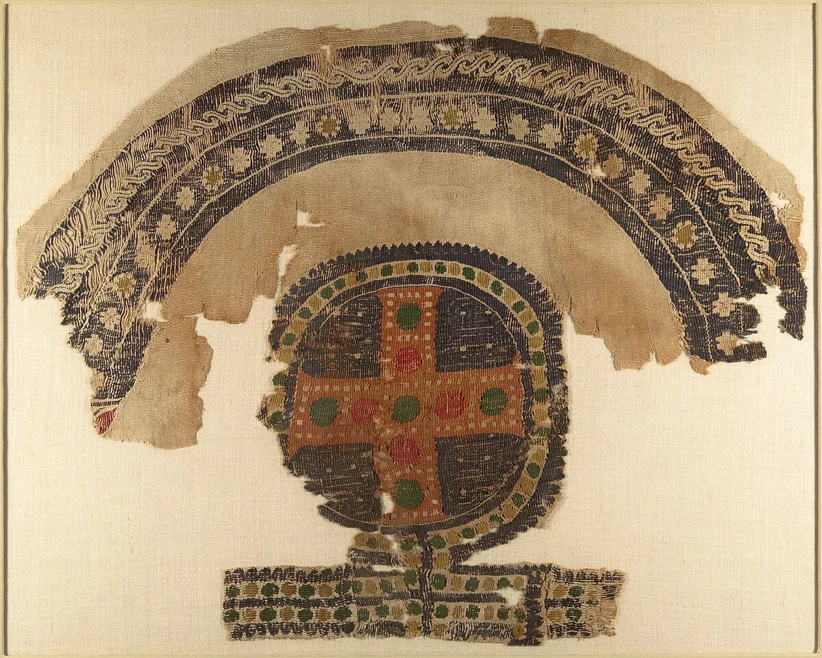 Fragment with an Arch and a Gemmed Cross — Unknown
