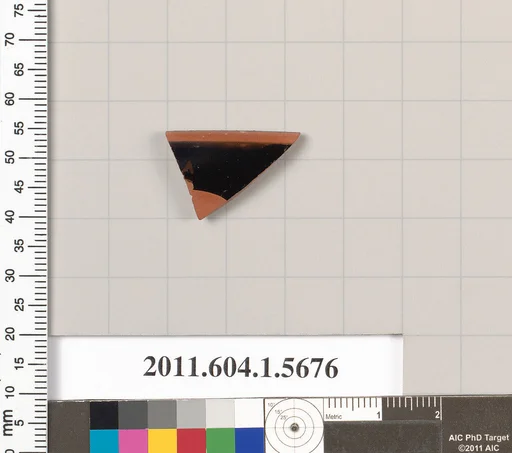 Terracotta rim fragment of a kylix (drinking cup)