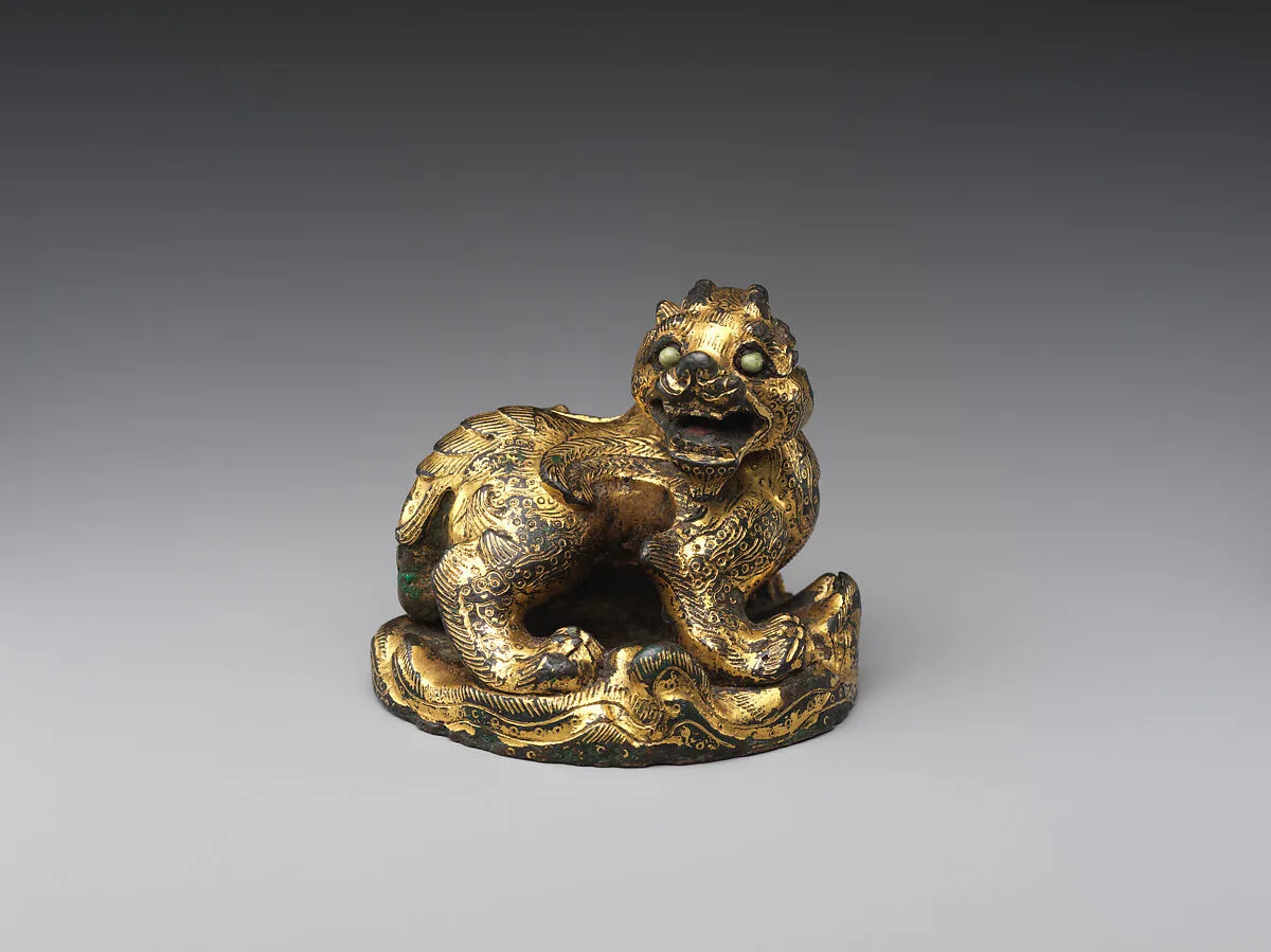 漢 銅鎏金神獸鎮|Weight in the Shape of a Chimera (bixie) — Unknown