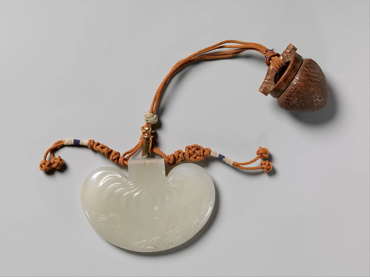 清 玉雕花苞形佩件|Pendant in the form of a flower bud — Unknown