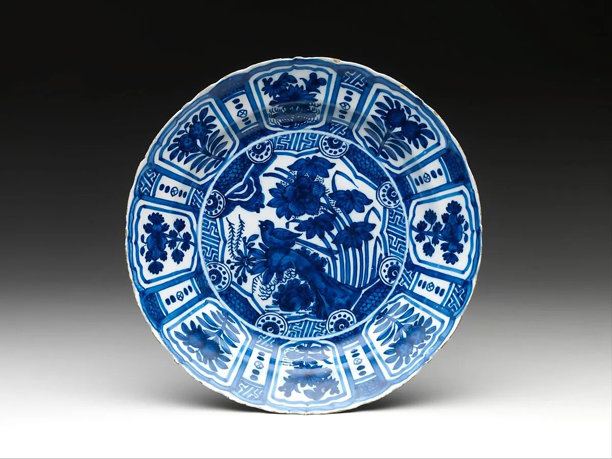 Dish with flowers and birds — Unknown