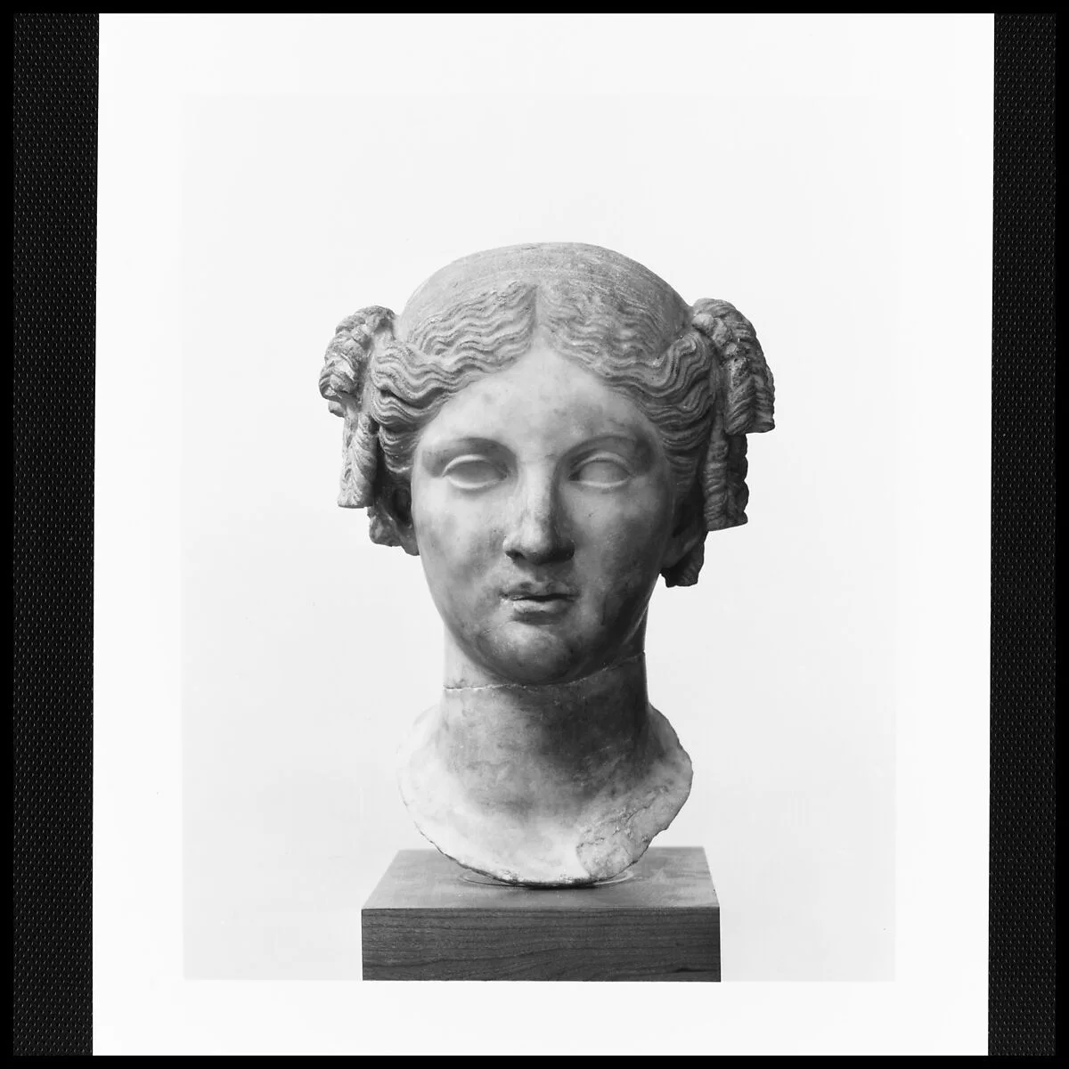 Marble head of a woman — Unknown