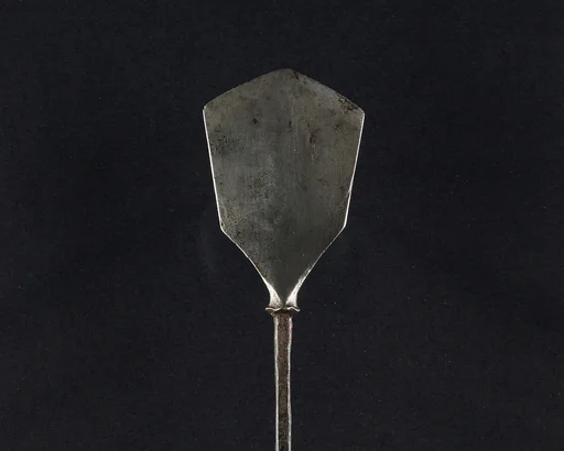 Arrowhead (<i>Yanone</i>)