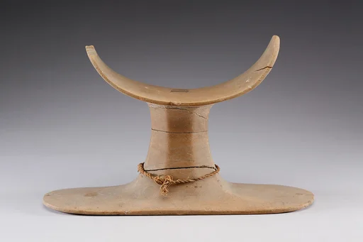 Headrest of Harmose