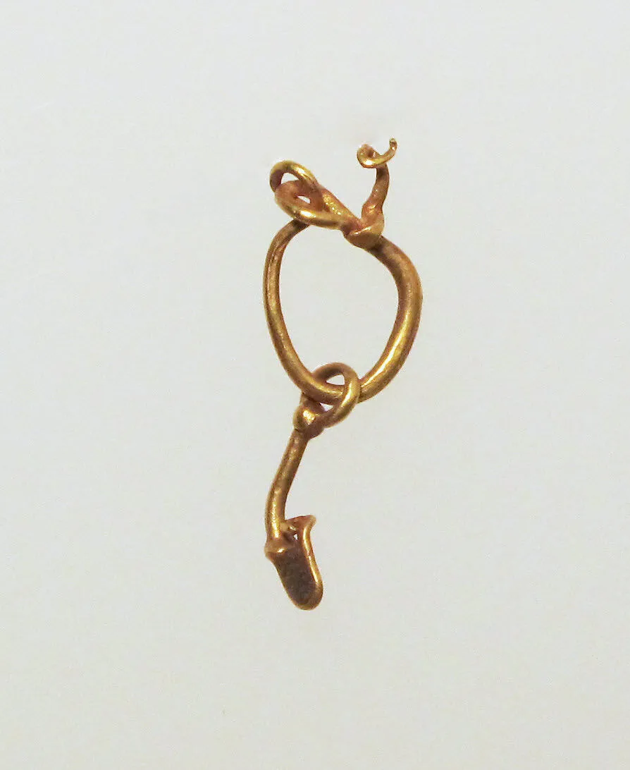 Earring with pendant — Unknown