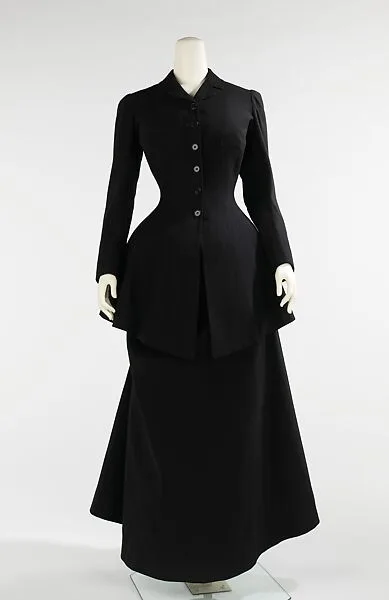 Riding habit — J.G. Müller