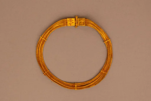 Necklet (Musi)