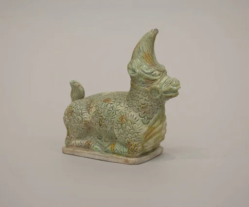 明 绿釉陶異獸|Recumbent mythical beast