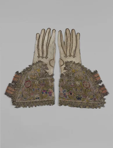 Pair of gloves