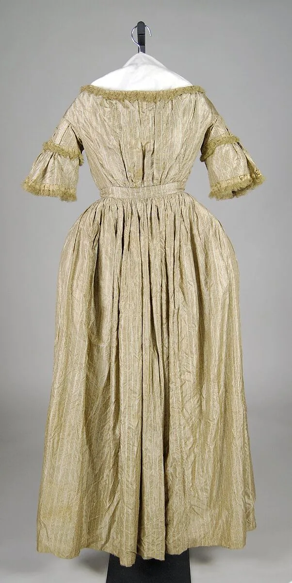 Evening dress — Unknown
