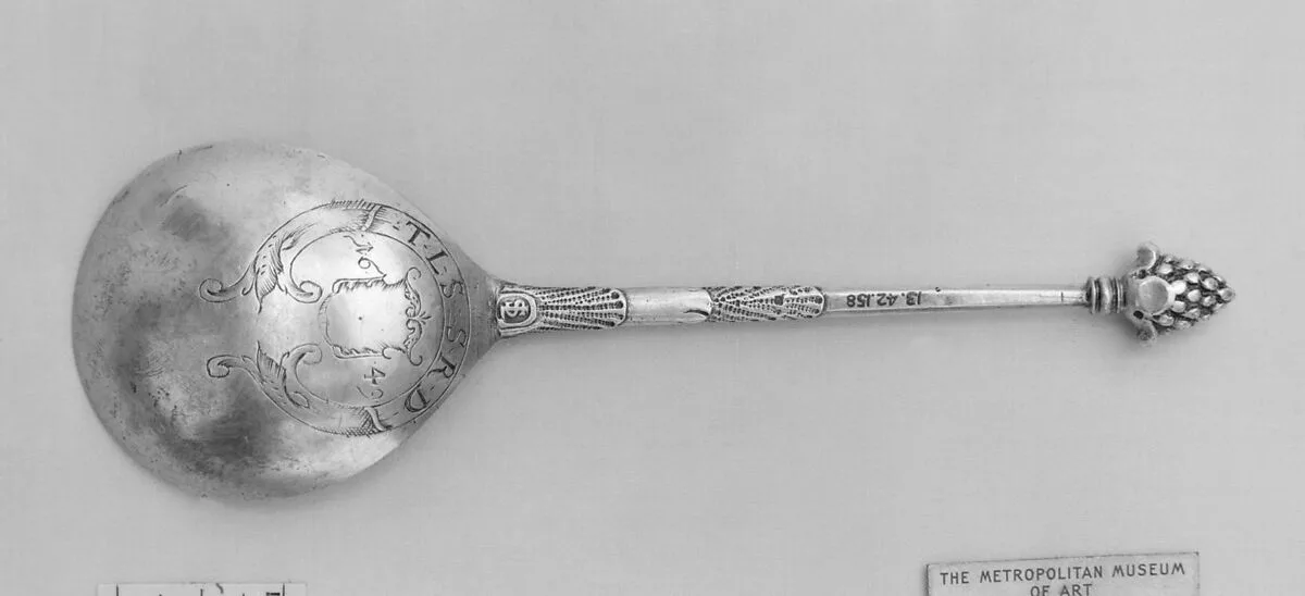 Fruitlet spoon — Lukas Andersen Steen