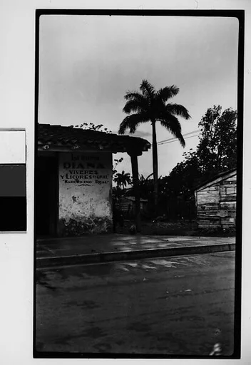 ["La Nueva Diana" General Store, Cuba]