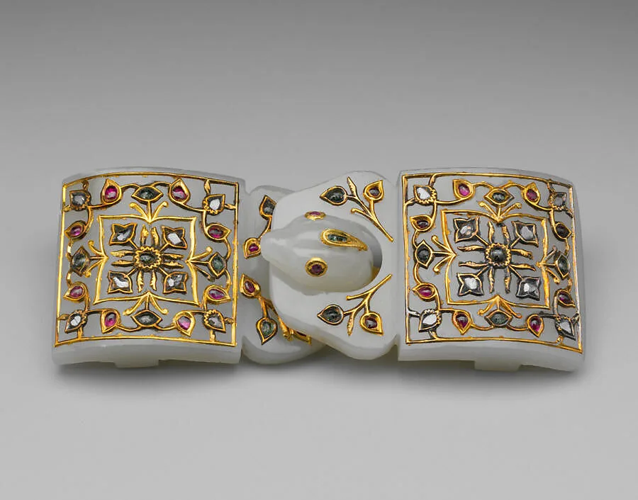 清中期 痕都斯坦風格鑲金嵌寶玉帶扣|Belt buckle — Unknown