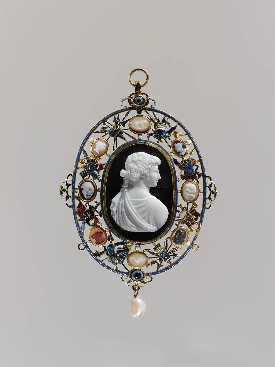 A "Marlborough Gem": Bust of a woman in profile, her back to the spectator — Unknown