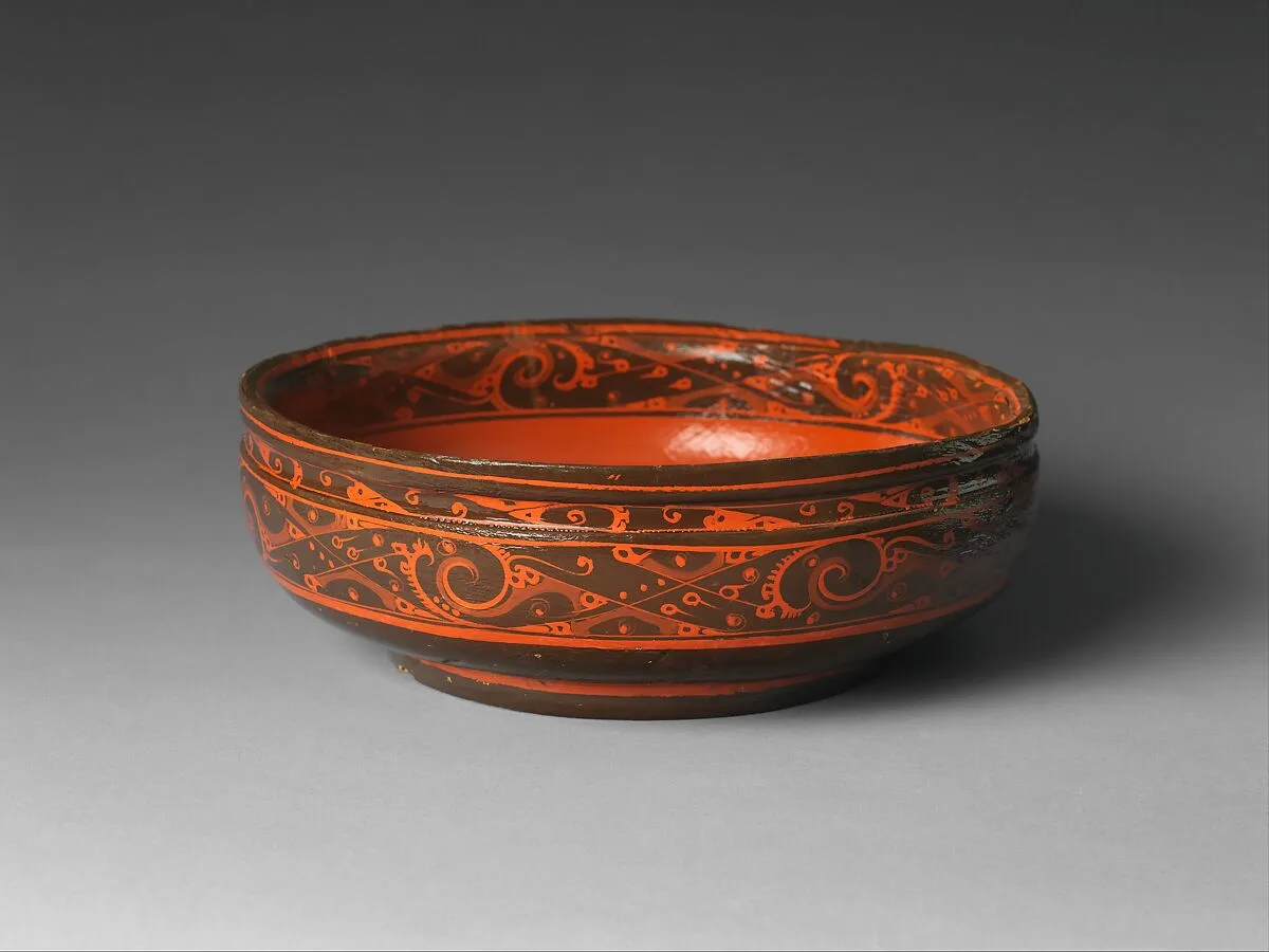 西漢 黑地朱繪雲氣紋漆碗|Bowl with Geometric Designs — Unknown