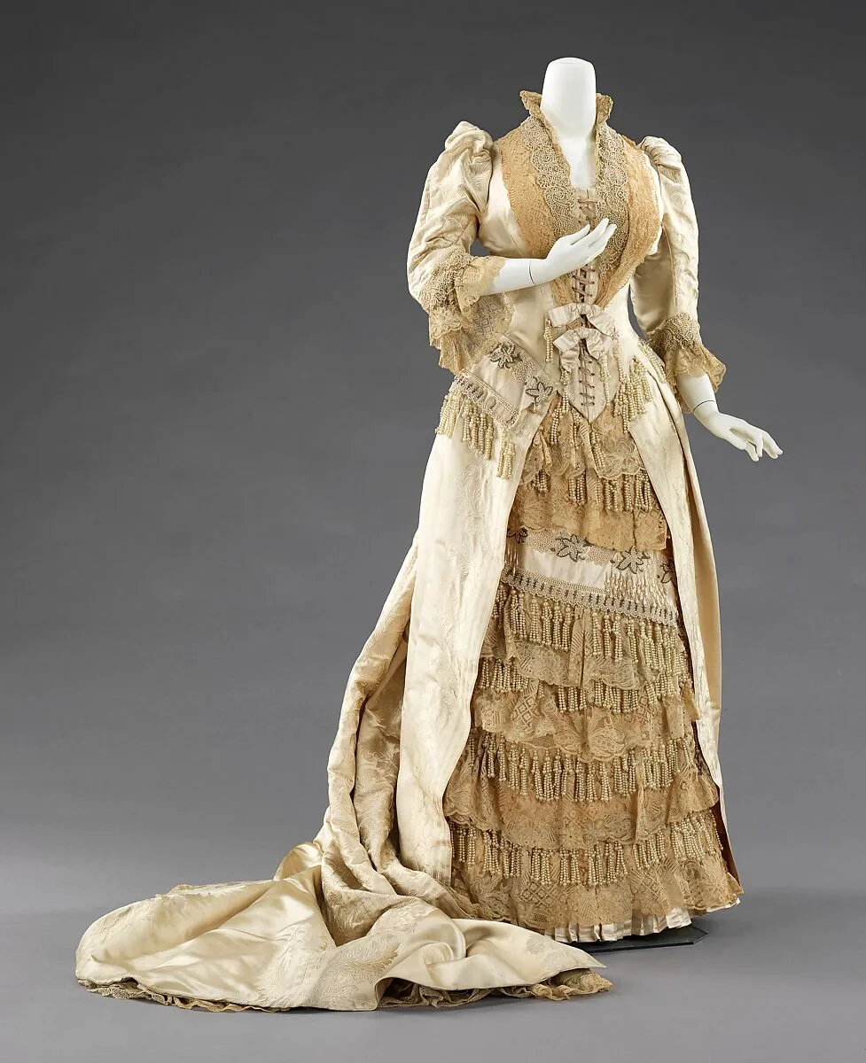 Court presentation dress — Charles Frederick Worth|House of Worth