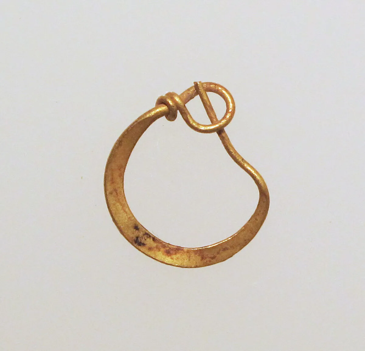 Earring, crescent-shaped — Unknown