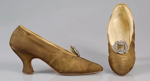 Evening pumps
